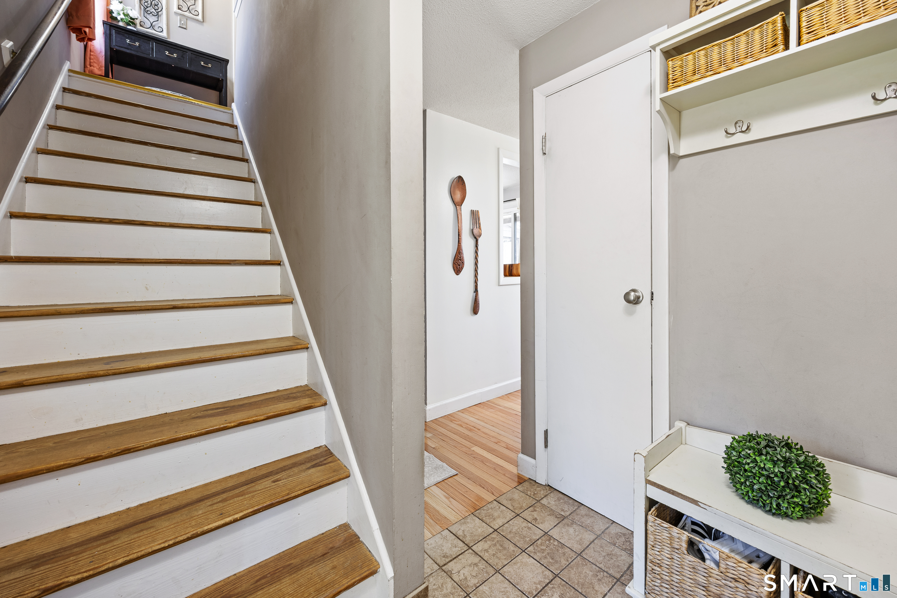 42 Northampton Lane Plainville CT 06062