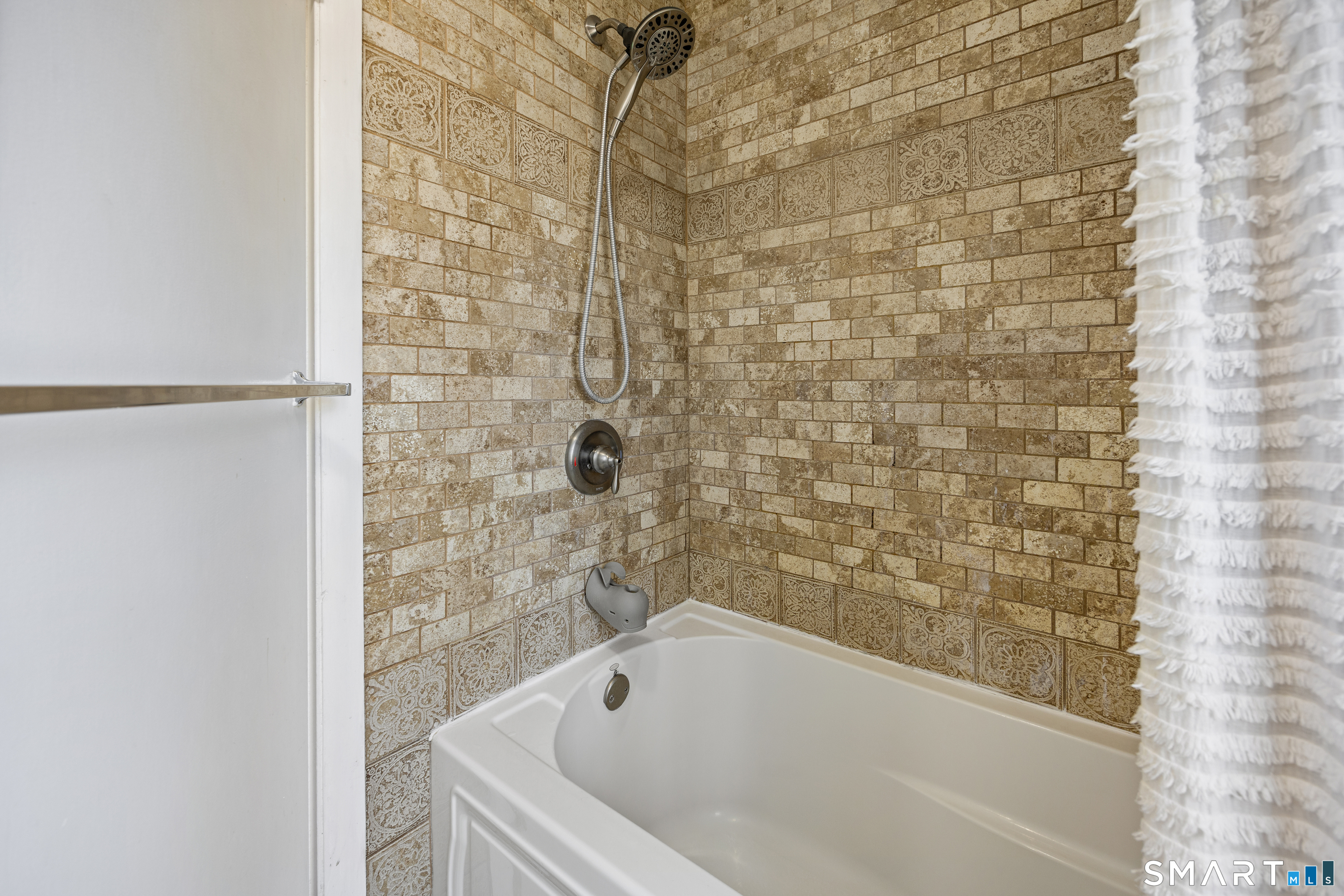 42 Northampton Lane Plainville CT 06062