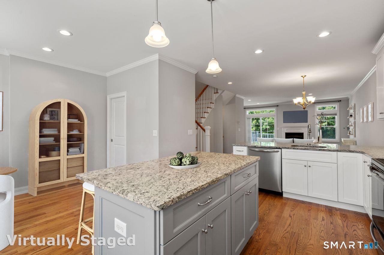 11 Village Crossing East Lyme CT 06357