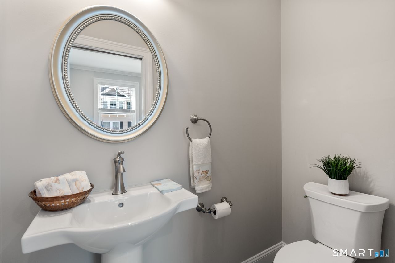 11 Village Crossing East Lyme CT 06357