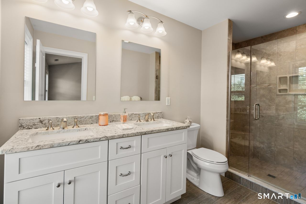 11 Village Crossing East Lyme CT 06357