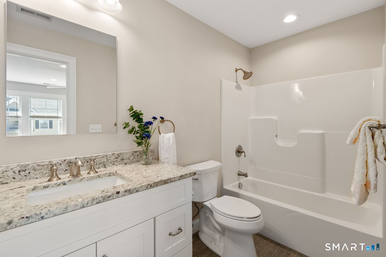11 Village Crossing East Lyme CT 06357