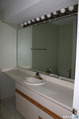 67 Apple Hill Newington CT 06111