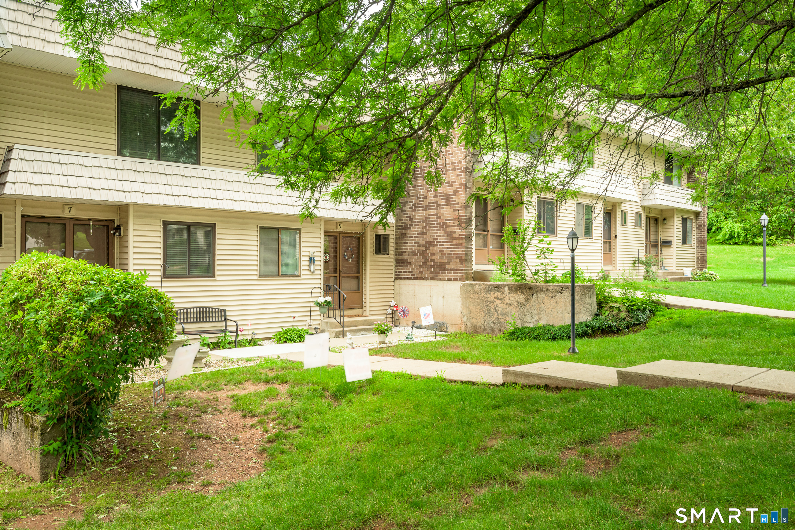 9 Hemlock Court Cromwell CT 06416