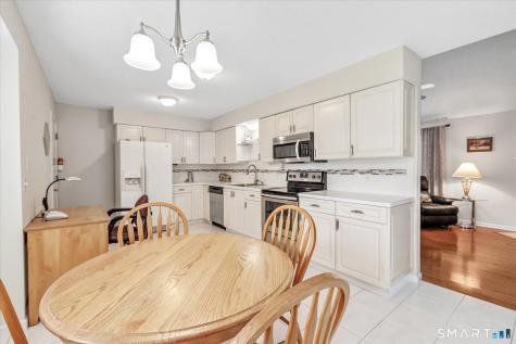 26 Ivy Grove Court Shelton CT 06484