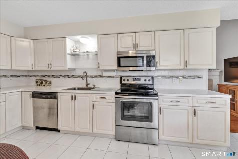 26 Ivy Grove Court Shelton CT 06484