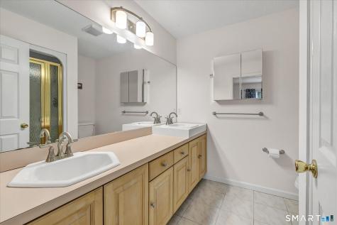 26 Ivy Grove Court Shelton CT 06484