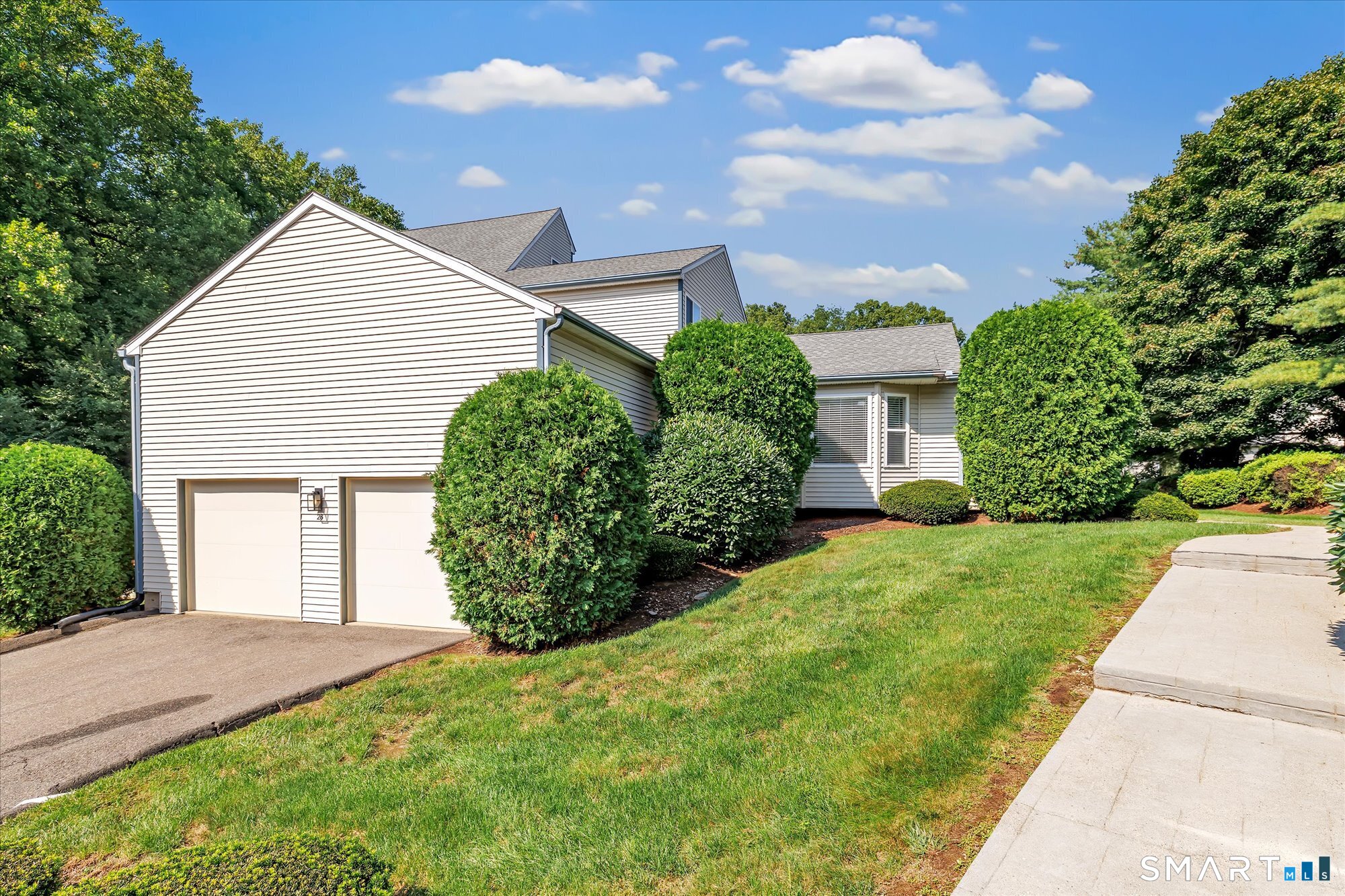 26 Ivy Grove Court Shelton CT 06484