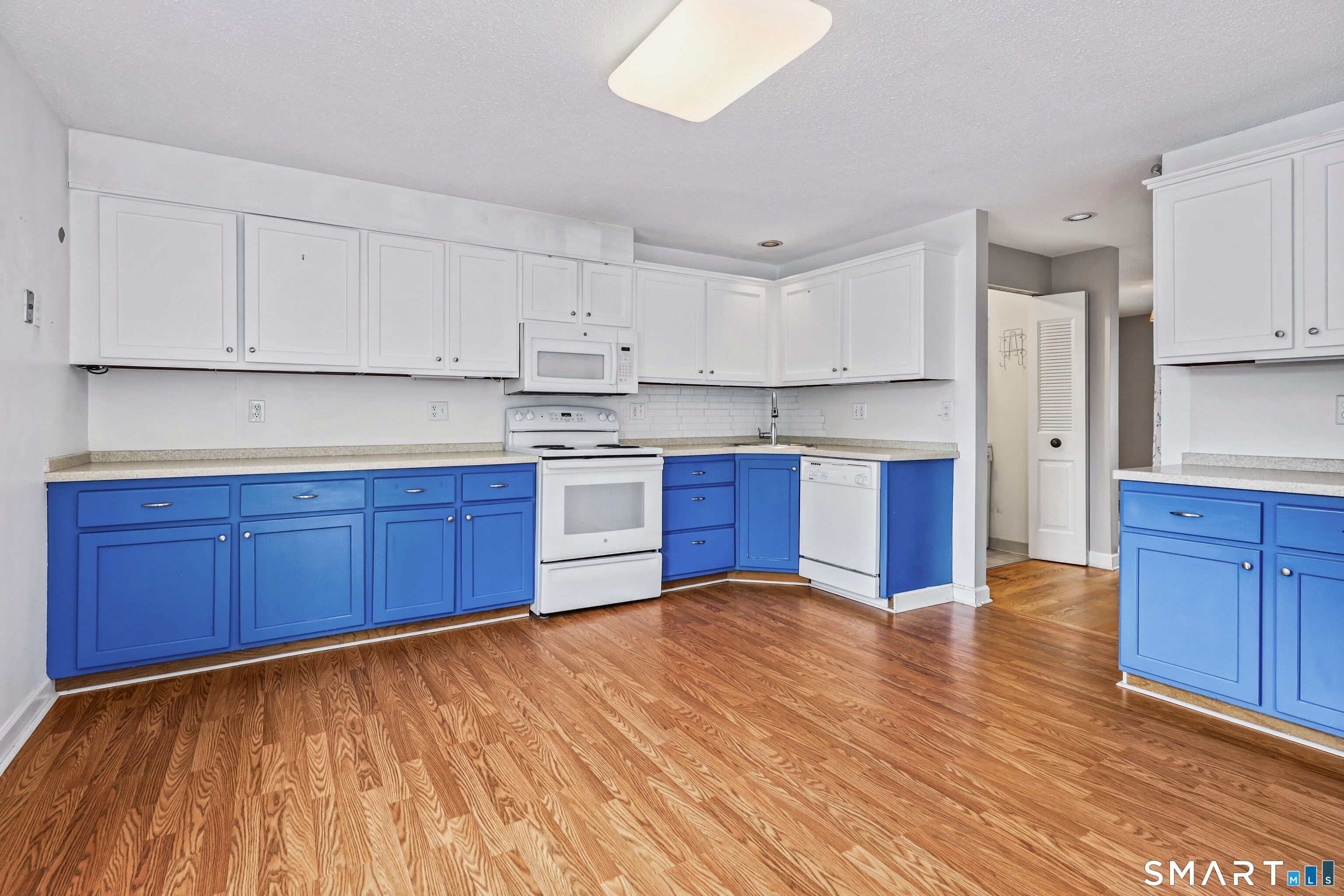 39 Old Mill Court Simsbury CT 06070