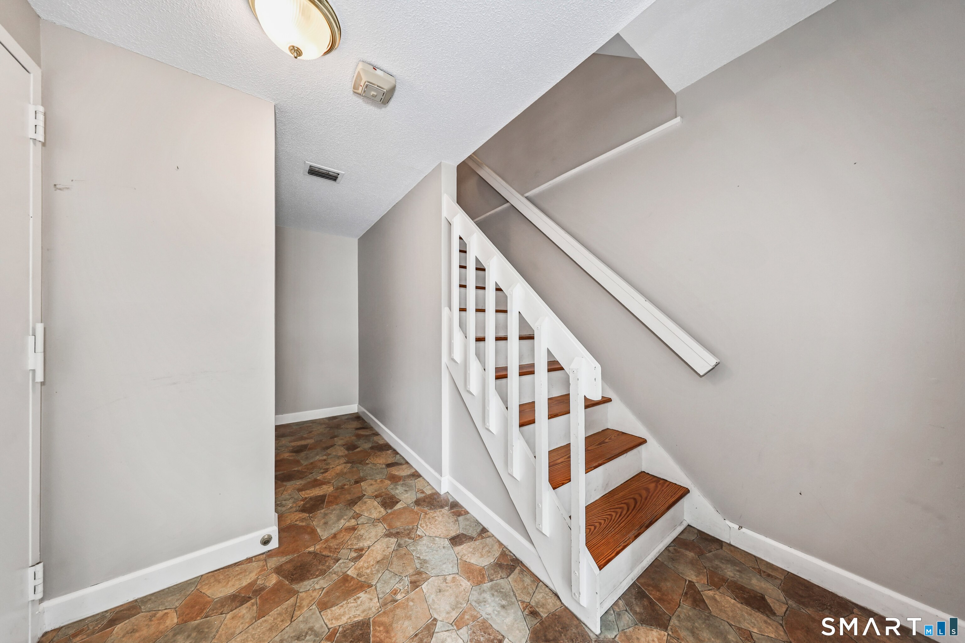 39 Old Mill Court Simsbury CT 06070