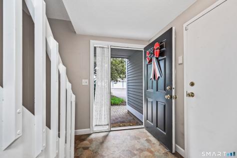 39 Old Mill Court Simsbury CT 06070