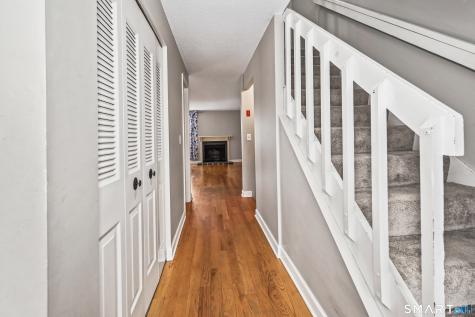 39 Old Mill Court Simsbury CT 06070