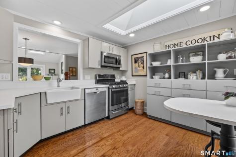 11 Coulter Street Old Saybrook CT 06475