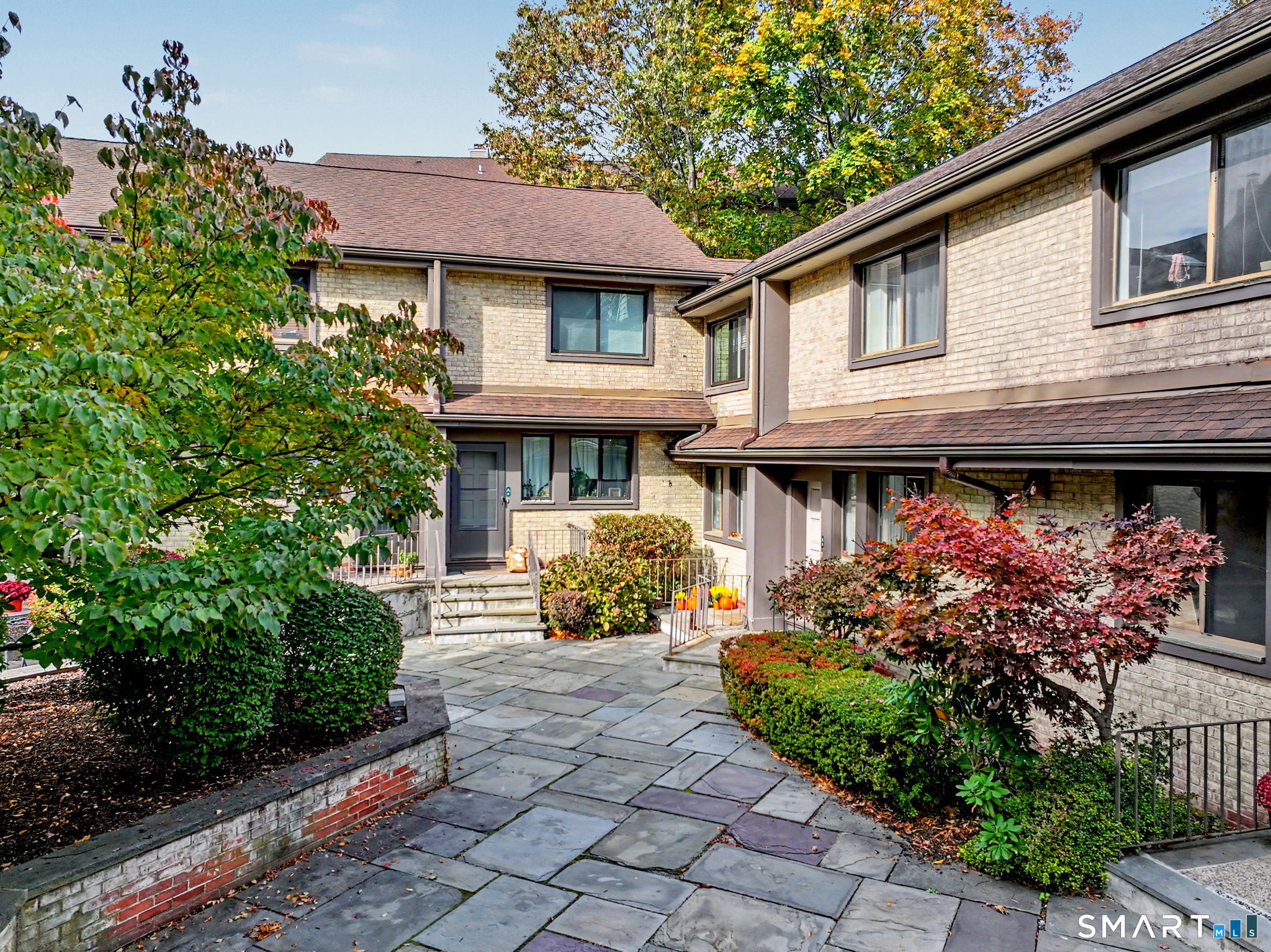 Stamford CT, 2437 Bedford Street, Unit A7