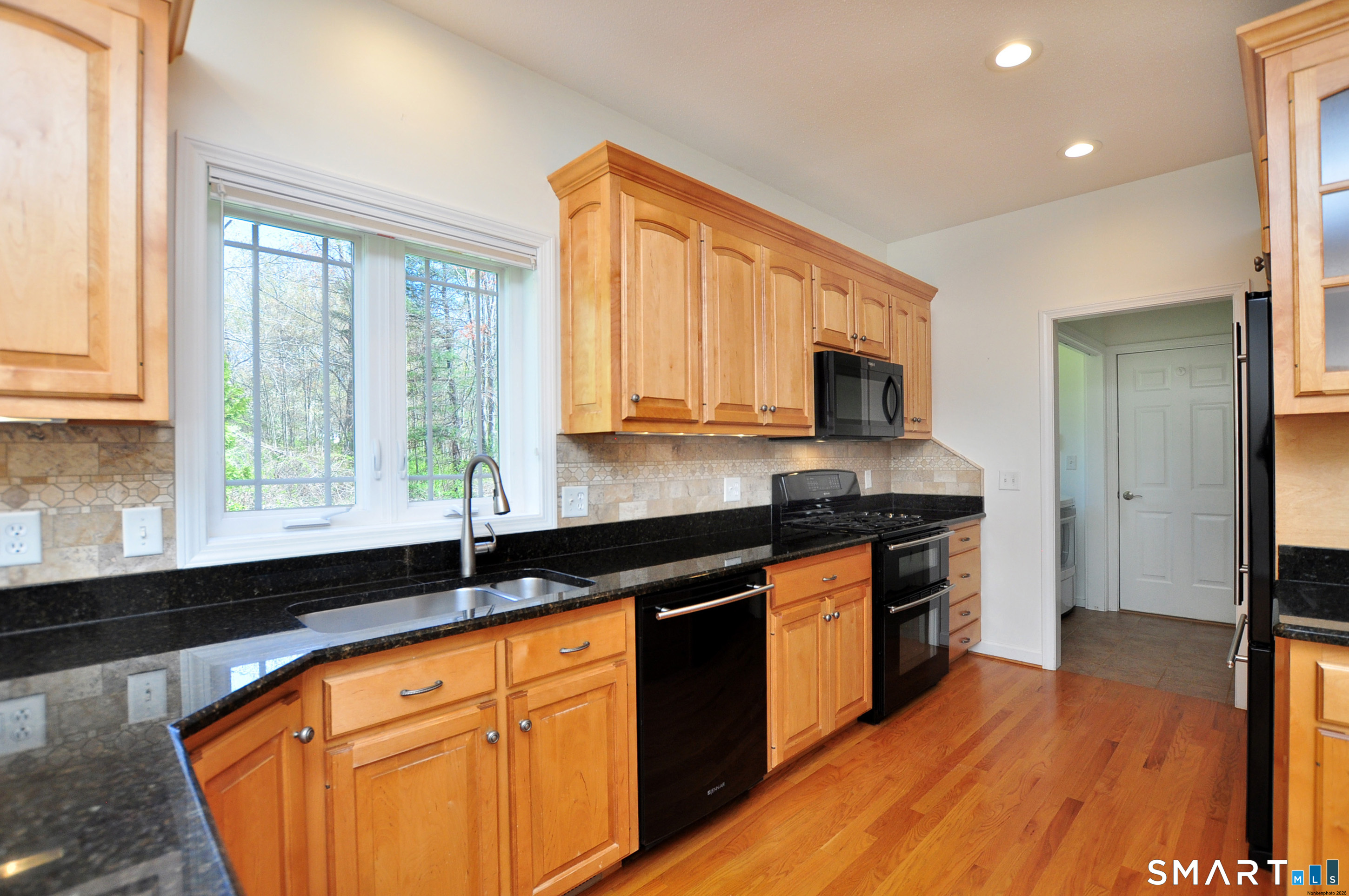 453 Tributary Lane Windsor CT 06095