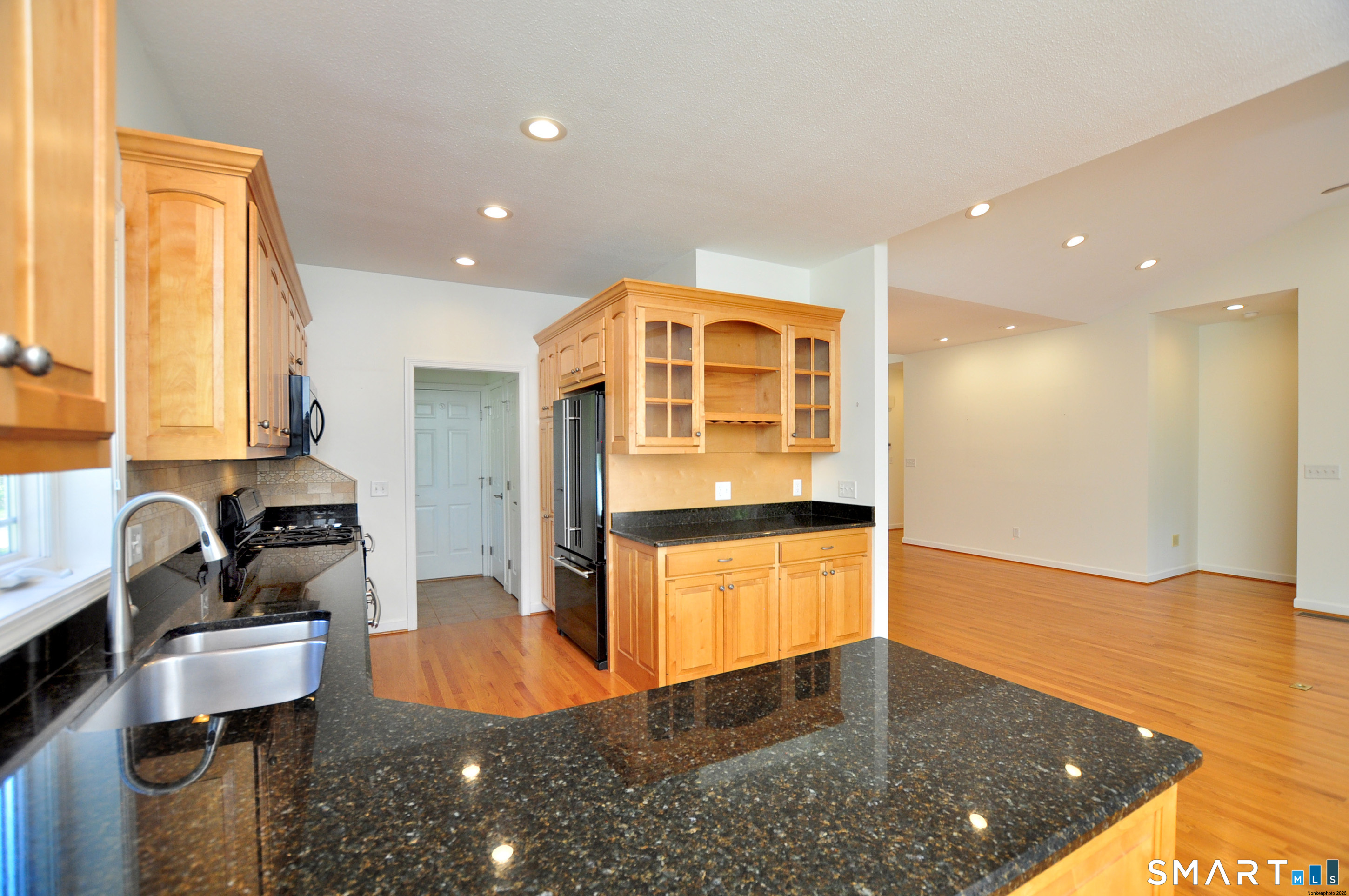 453 Tributary Lane Windsor CT 06095