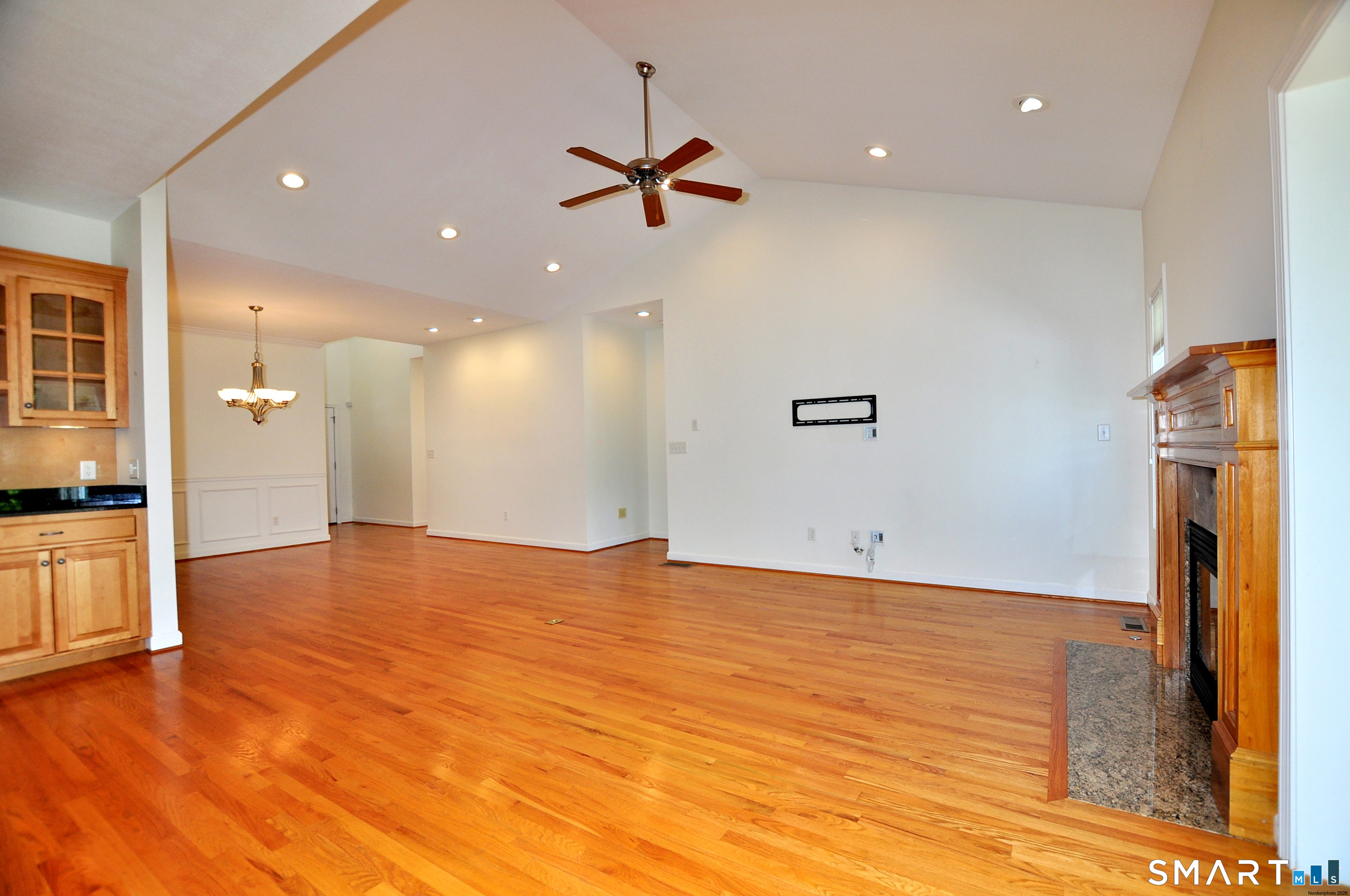 453 Tributary Lane Windsor CT 06095