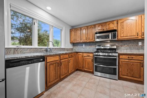 36 Charter Oak Square Mansfield CT 06250