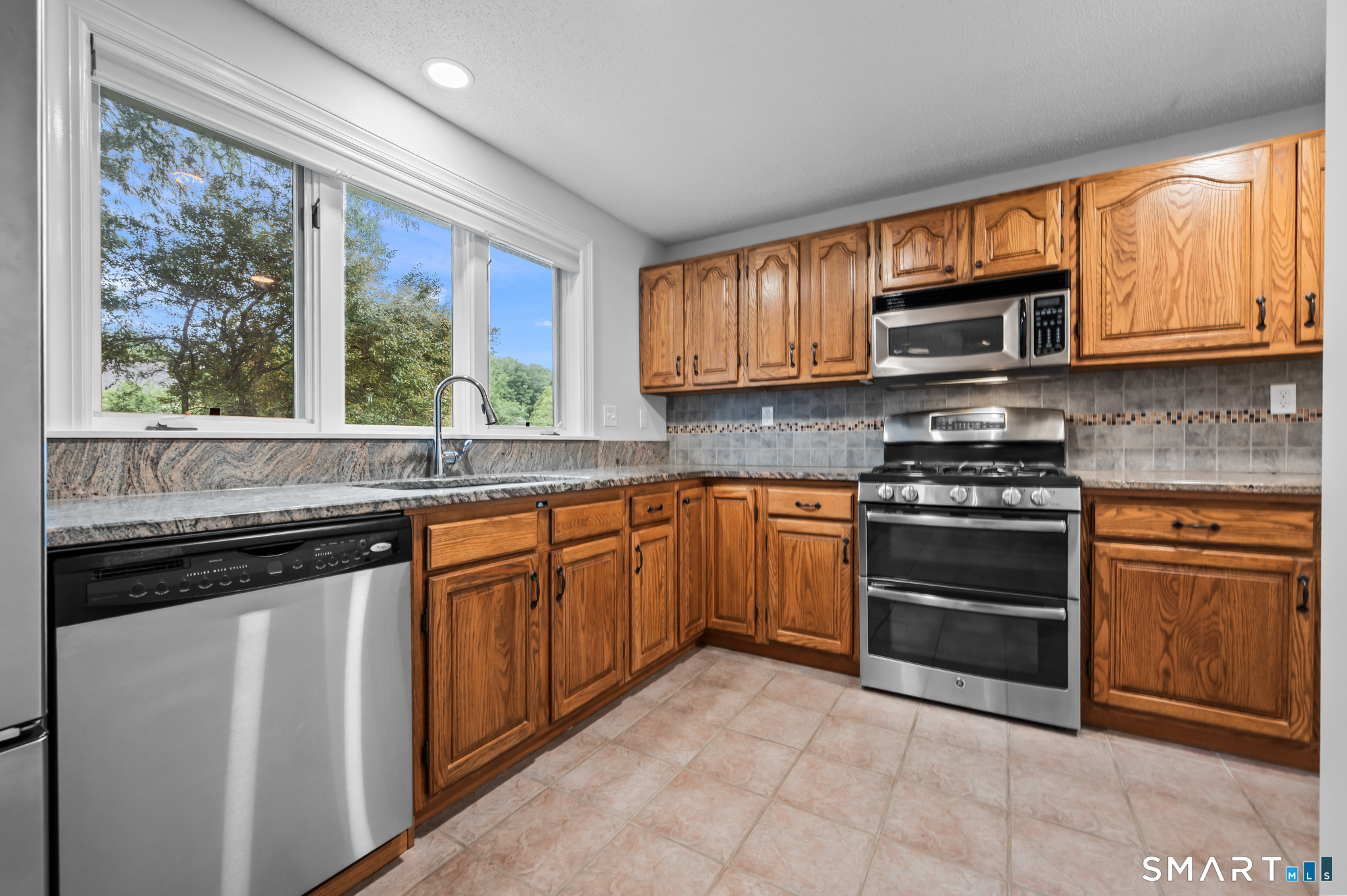 36 Charter Oak Square Mansfield CT 06250