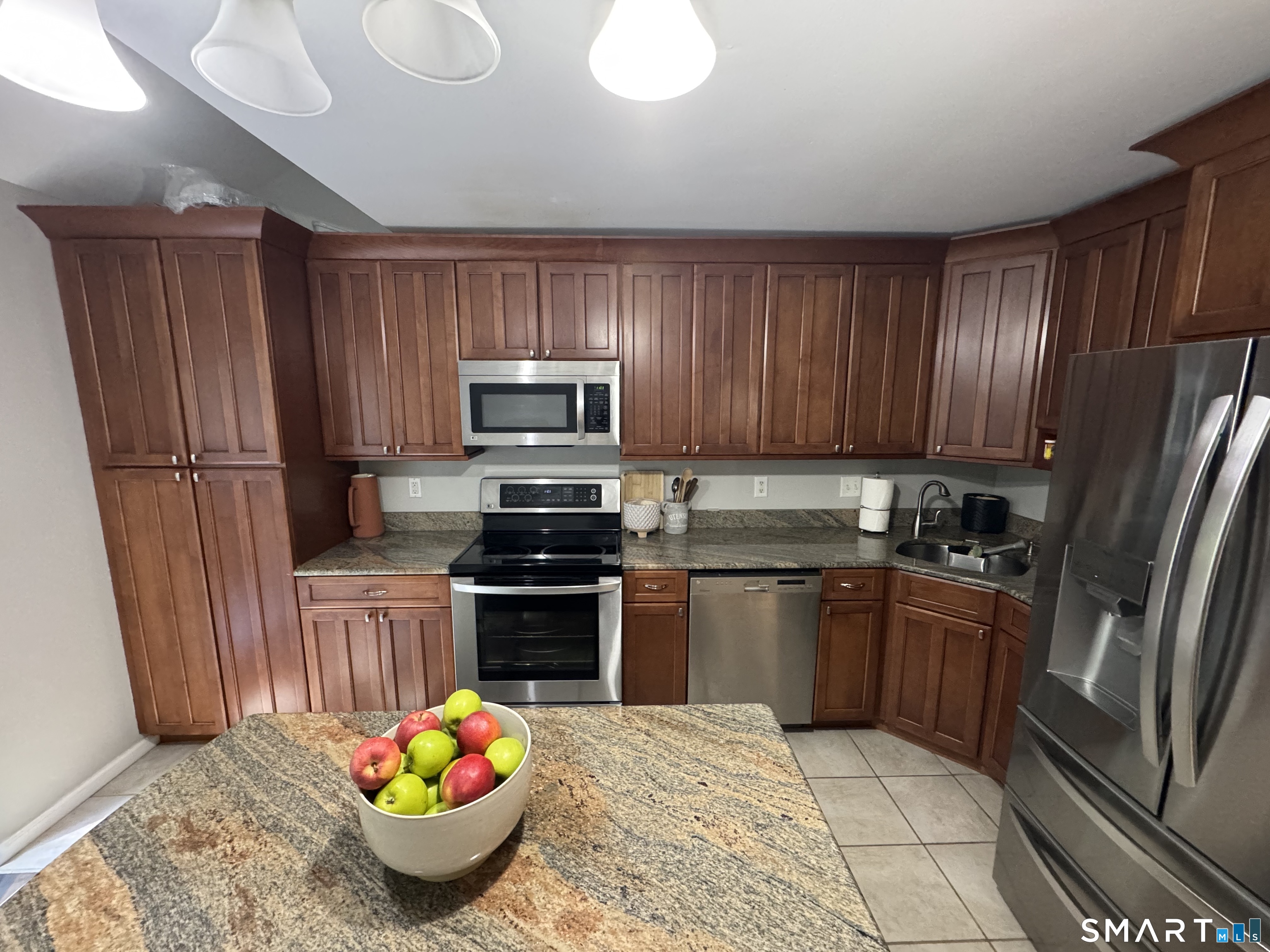 226 Castlewood Drive Bloomfield CT 06002