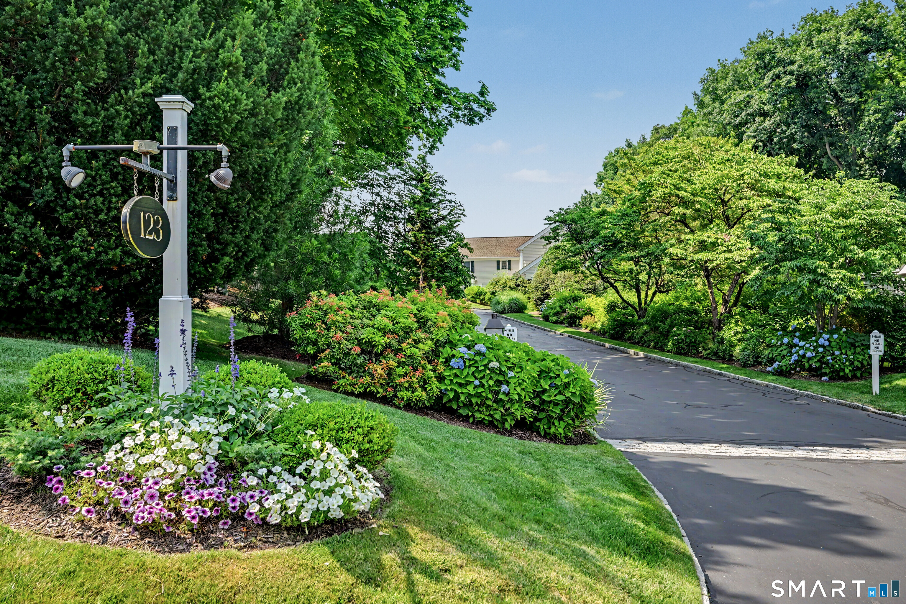 123 Richmond Hill Road New Canaan CT 06840