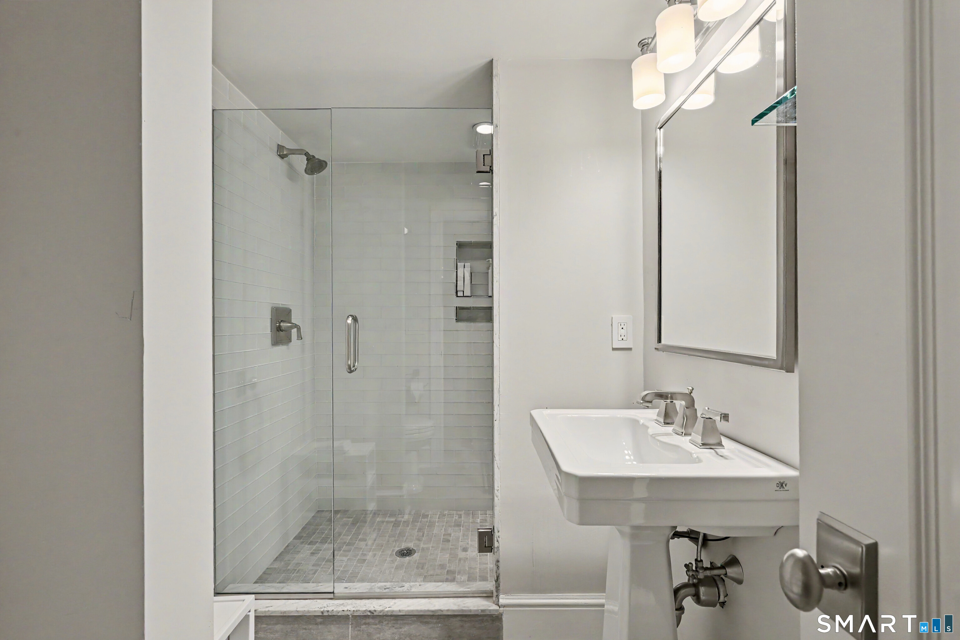 123 Richmond Hill Road New Canaan CT 06840