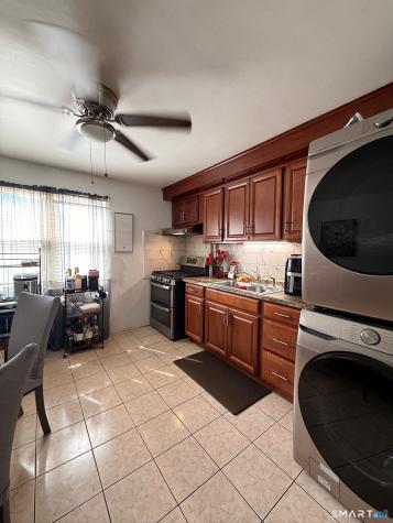 Court A Bdlg 19 Unit 73 Court Bridgeport CT 06610
