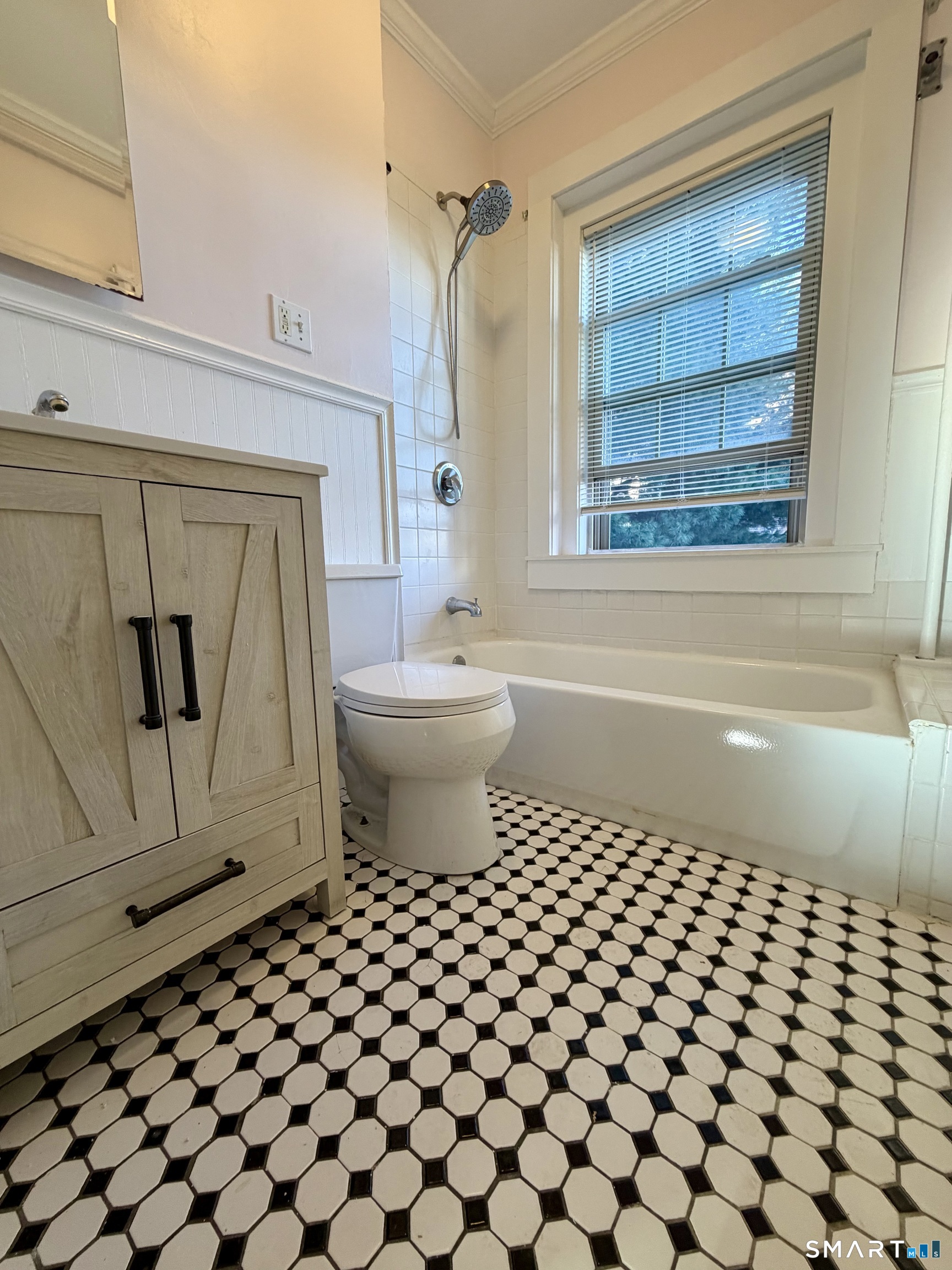 32 Rowsley Street Bridgeport CT 06605