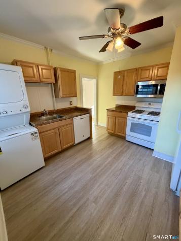 32 Rowsley Street Bridgeport CT 06605