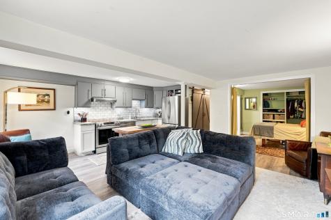 22 Main St Extension Simsbury CT 06081