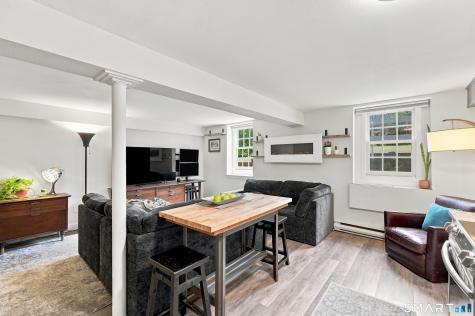22 Main St Extension Simsbury CT 06081