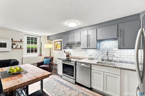 22 Main St Extension Simsbury CT 06081