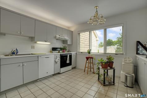 12 Boulevard Drive Danbury CT 06810