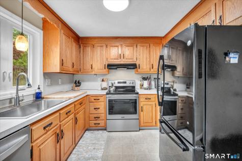 8 Countryside Lane Middletown CT 06457