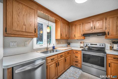 8 Countryside Lane Middletown CT 06457