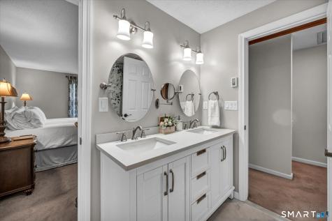 8 Countryside Lane Middletown CT 06457