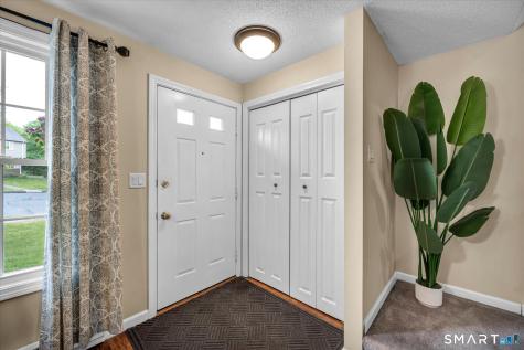 8 Countryside Lane Middletown CT 06457