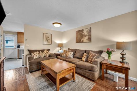 8 Countryside Lane Middletown CT 06457