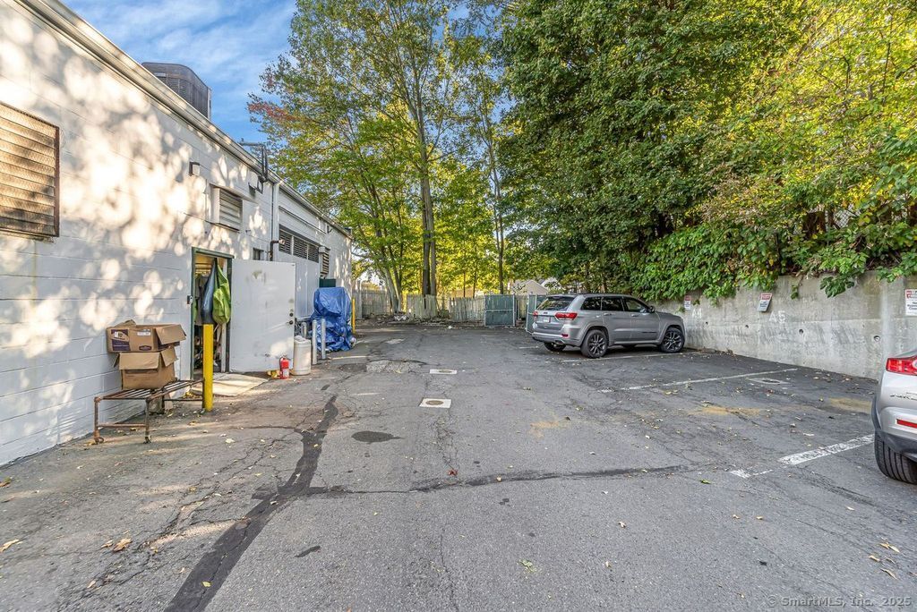 3355 Main Street Stratford CT 06614