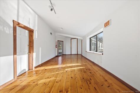 33 Deep River Road Essex CT 06409