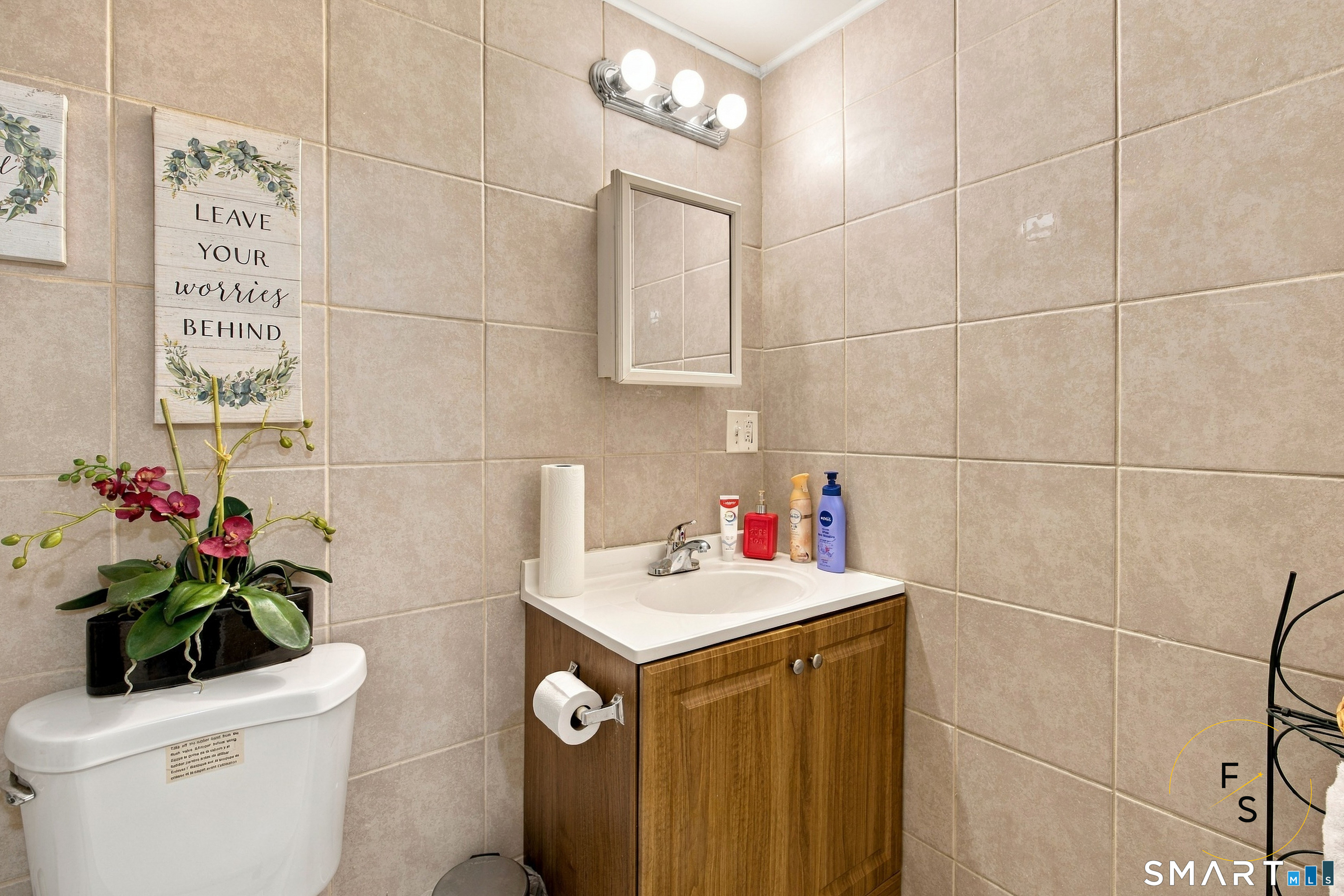 487 Meadow Street Waterbury CT 06702