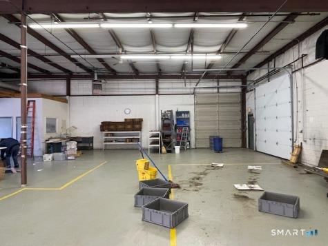 206-208 N Plains Industrial Road Wallingford CT 06492