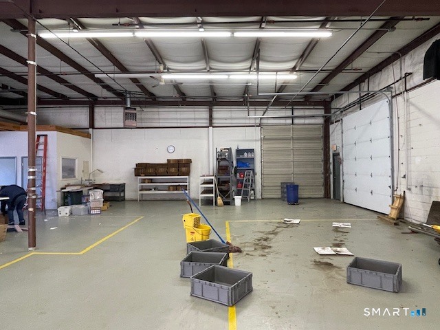 206-208 N Plains Industrial Road Wallingford CT 06492