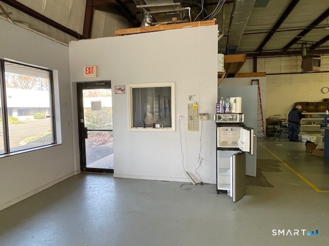 206-208 N Plains Industrial Road Wallingford CT 06492