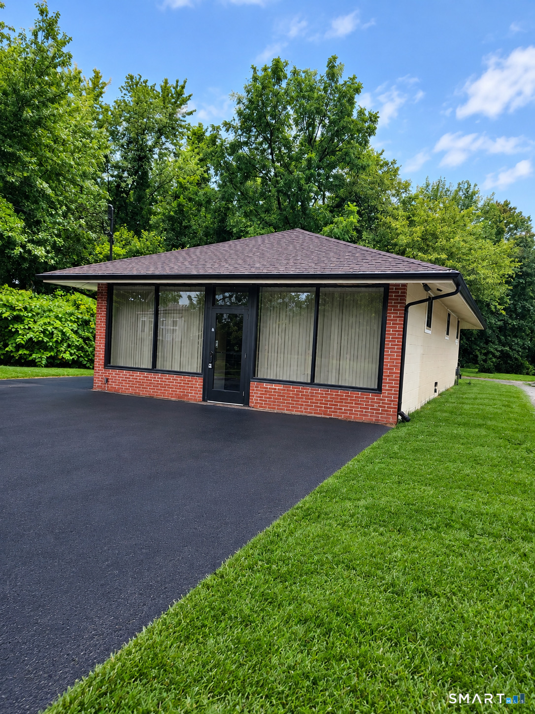 37 Windermere Avenue Ellington CT 06029