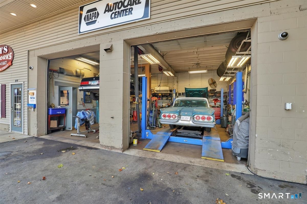 27 South Main Street Naugatuck CT 06770