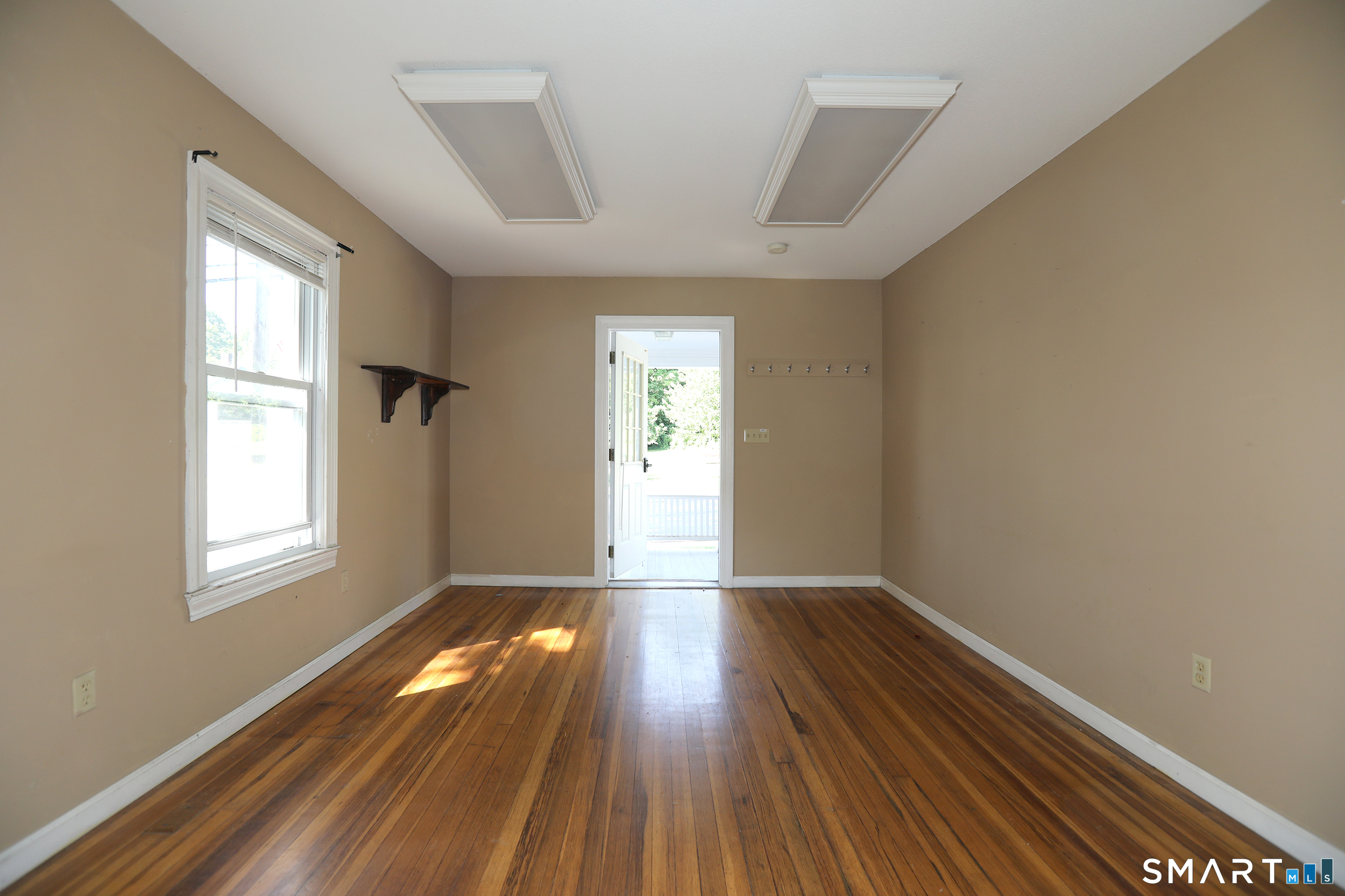 38 Main Street Simsbury CT 06081
