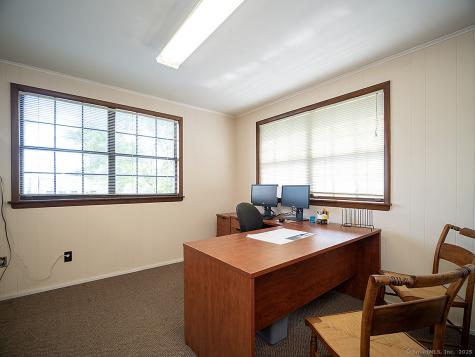 27 Lucy Street Woodbridge CT 06525