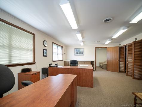 27 Lucy Street Woodbridge CT 06525