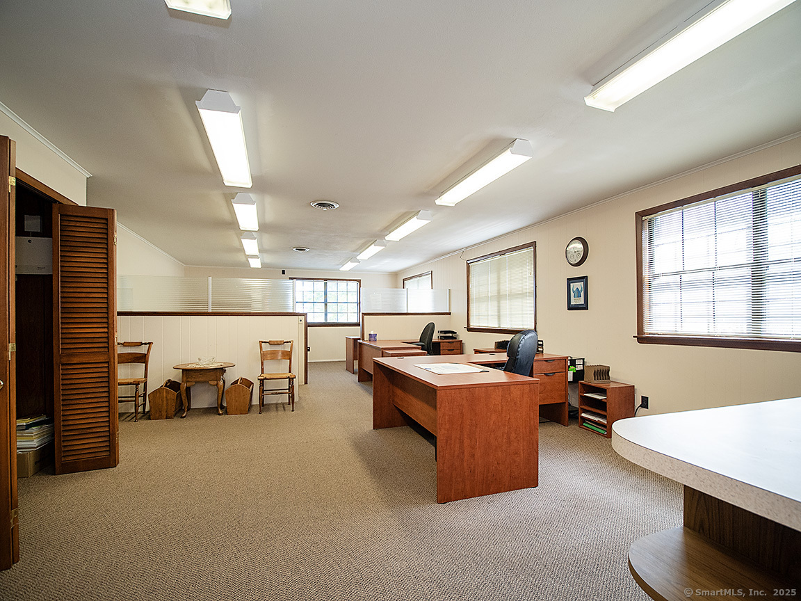 27 Lucy Street Woodbridge CT 06525